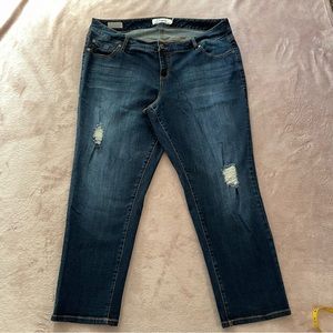 Torrid distressed ex boyfriend jean size 18/L27